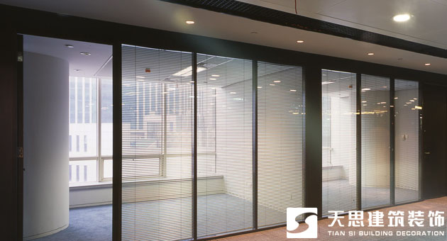 <a href=http://www.cxjedu.cn/ target=_blank class=infotextkey>合肥辦公室裝修</a>玻璃